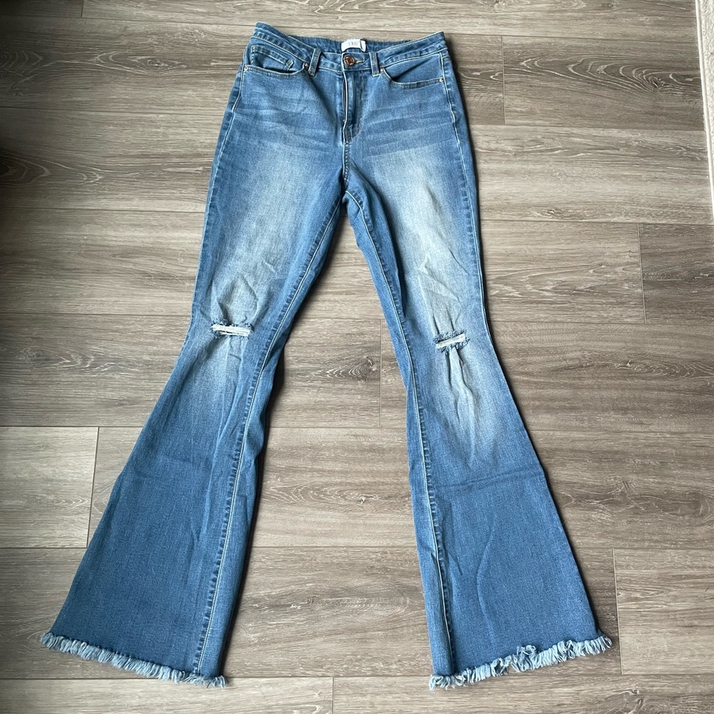YMI Fringed bootcut ripped jeans size 29/9